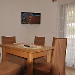 Apartament Macola *